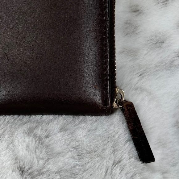 Authentic Gucci Brown Web Stripe Leather Zippy Wallet. P0076 - Picture 4 of 15